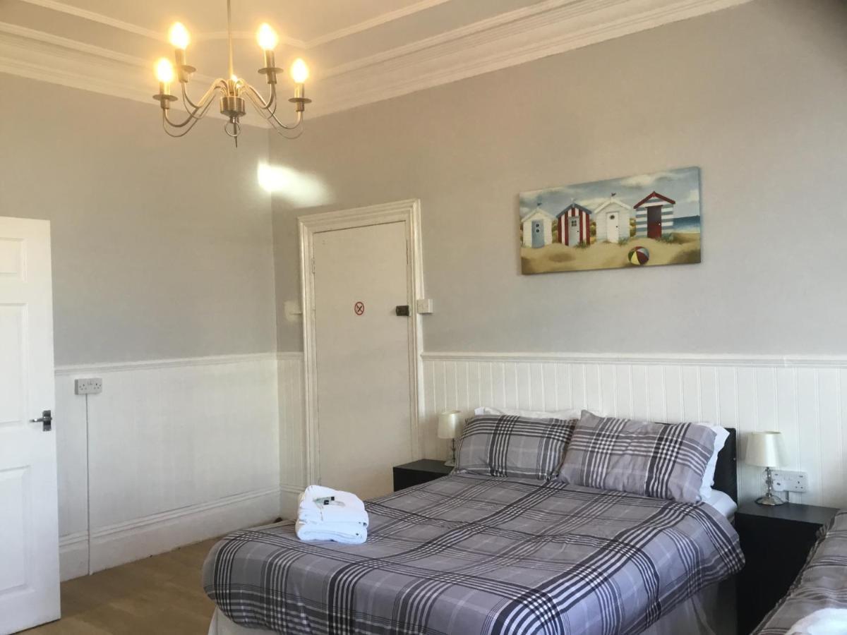 Cara Guesthouse Whitley Bay Exterior photo