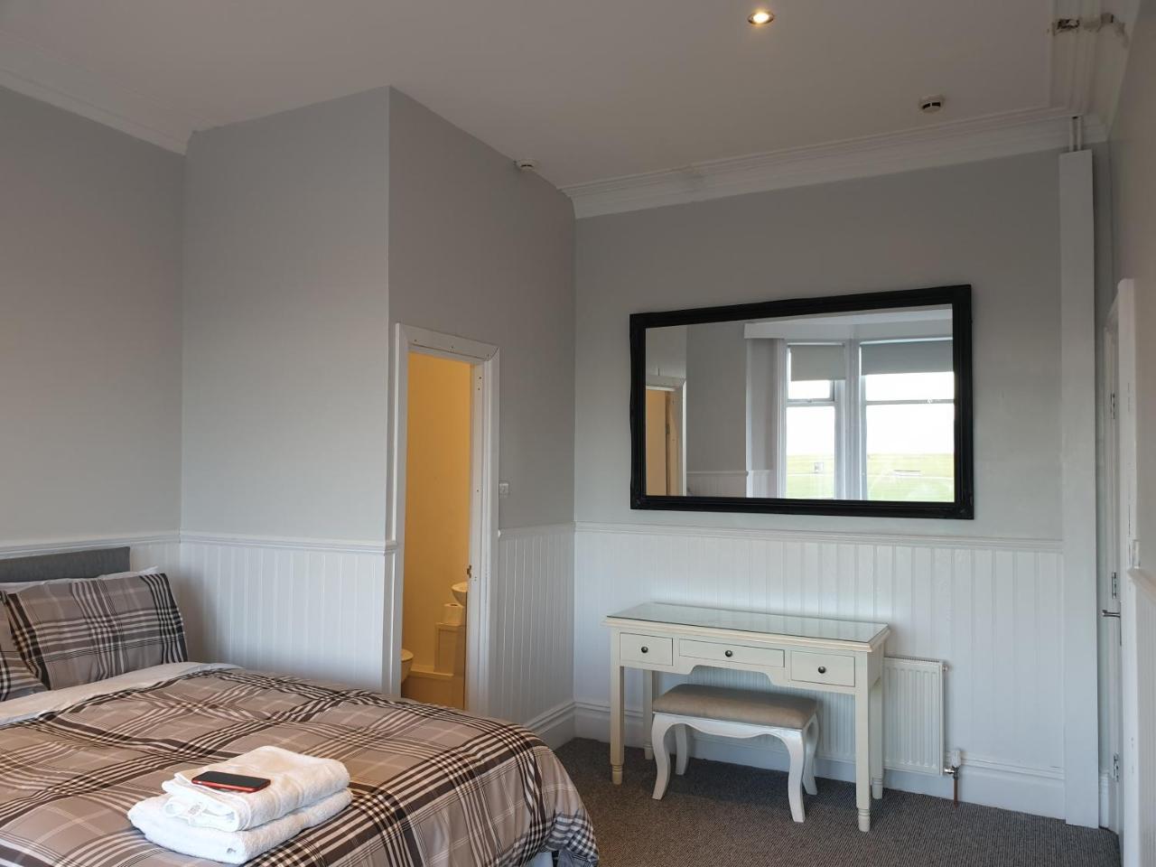 Cara Guesthouse Whitley Bay Exterior photo